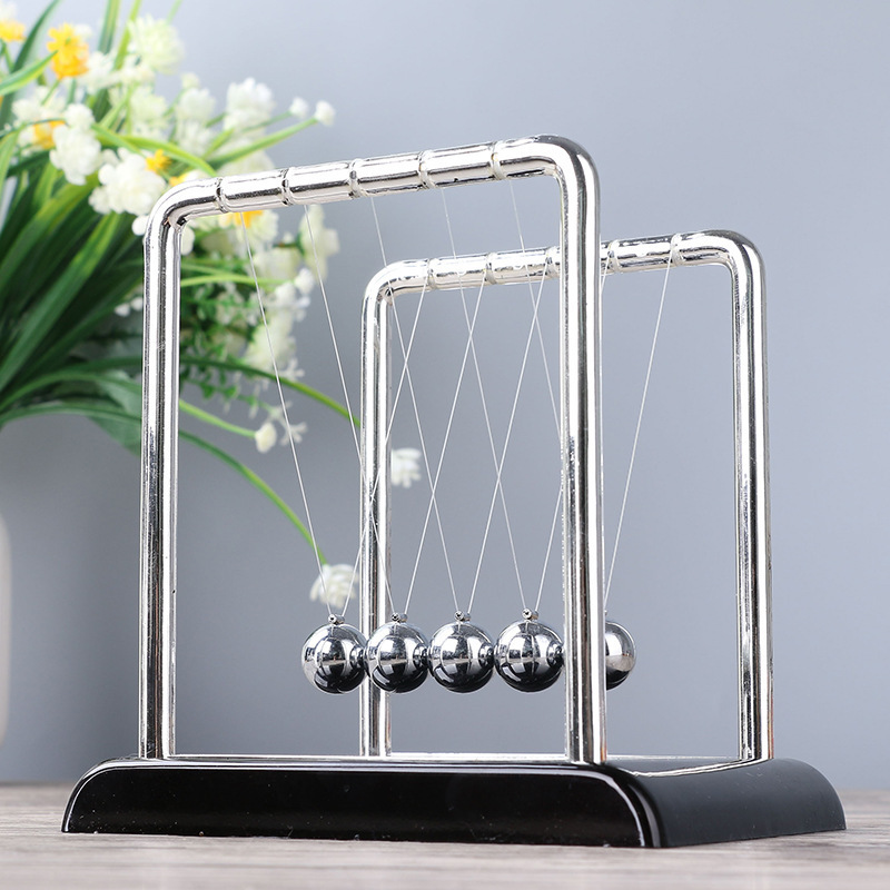 Newton Pendulum Mini Figurine  - Newton Cradle Large recension och pris